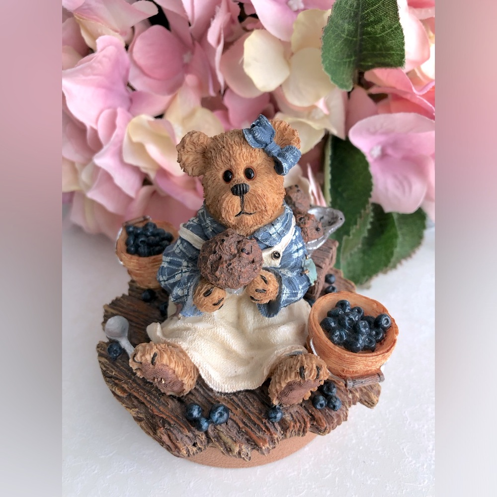 Boyds/Yankee Candle “Muffin B. Bluebeary” The Boysenbeary Patch - Picture 5 of 9